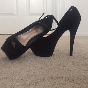 Baker black 8.5 peep toe suede pumps